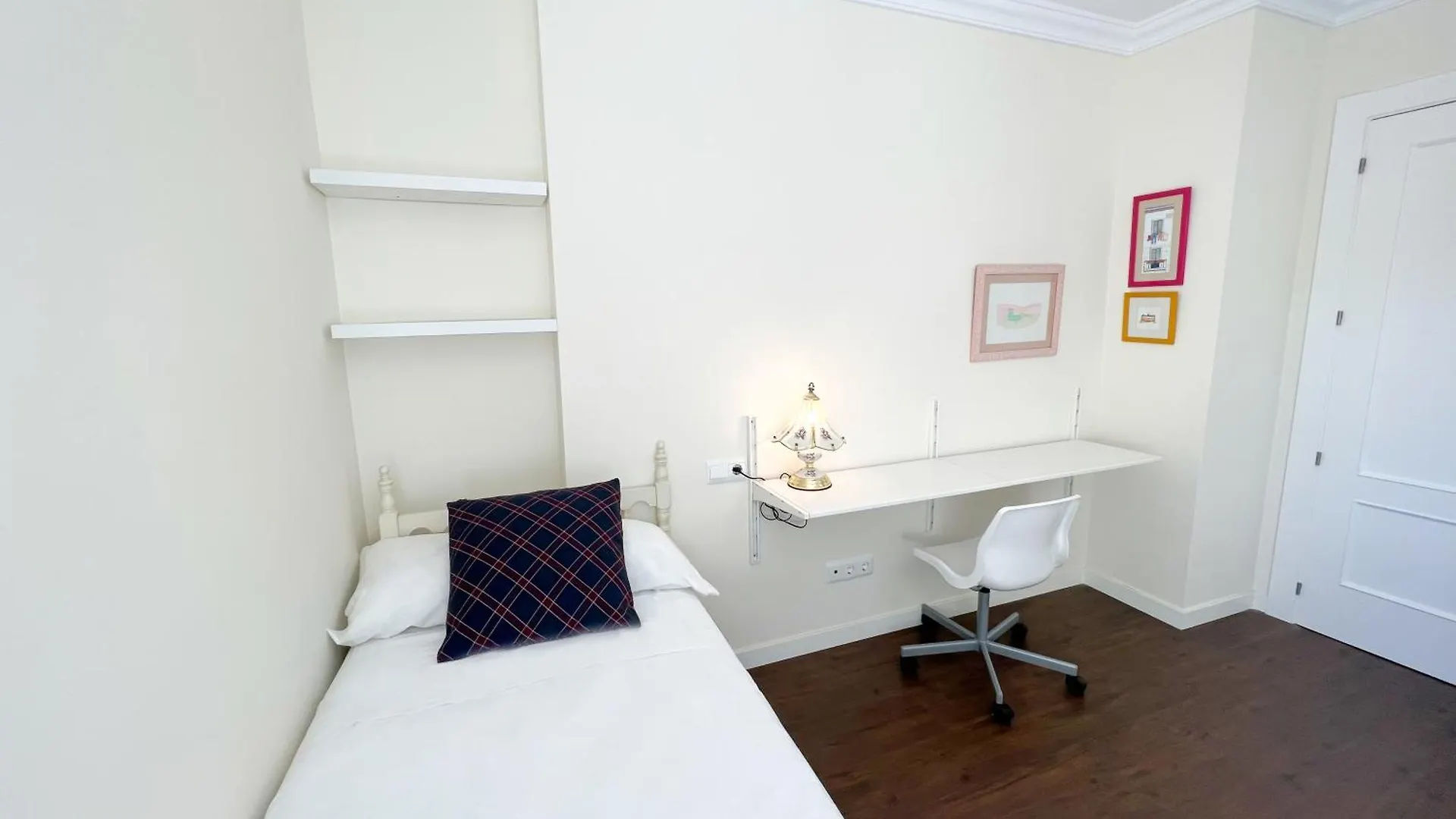 Apartment 150 M From El Palo Beach, マラガ 0*,