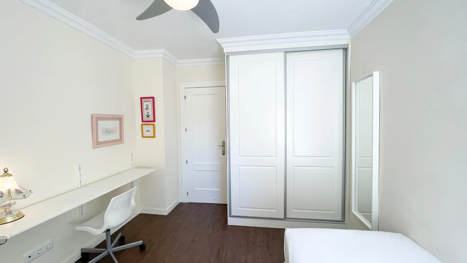 Apartment 150 M From El Palo Beach, マラガ