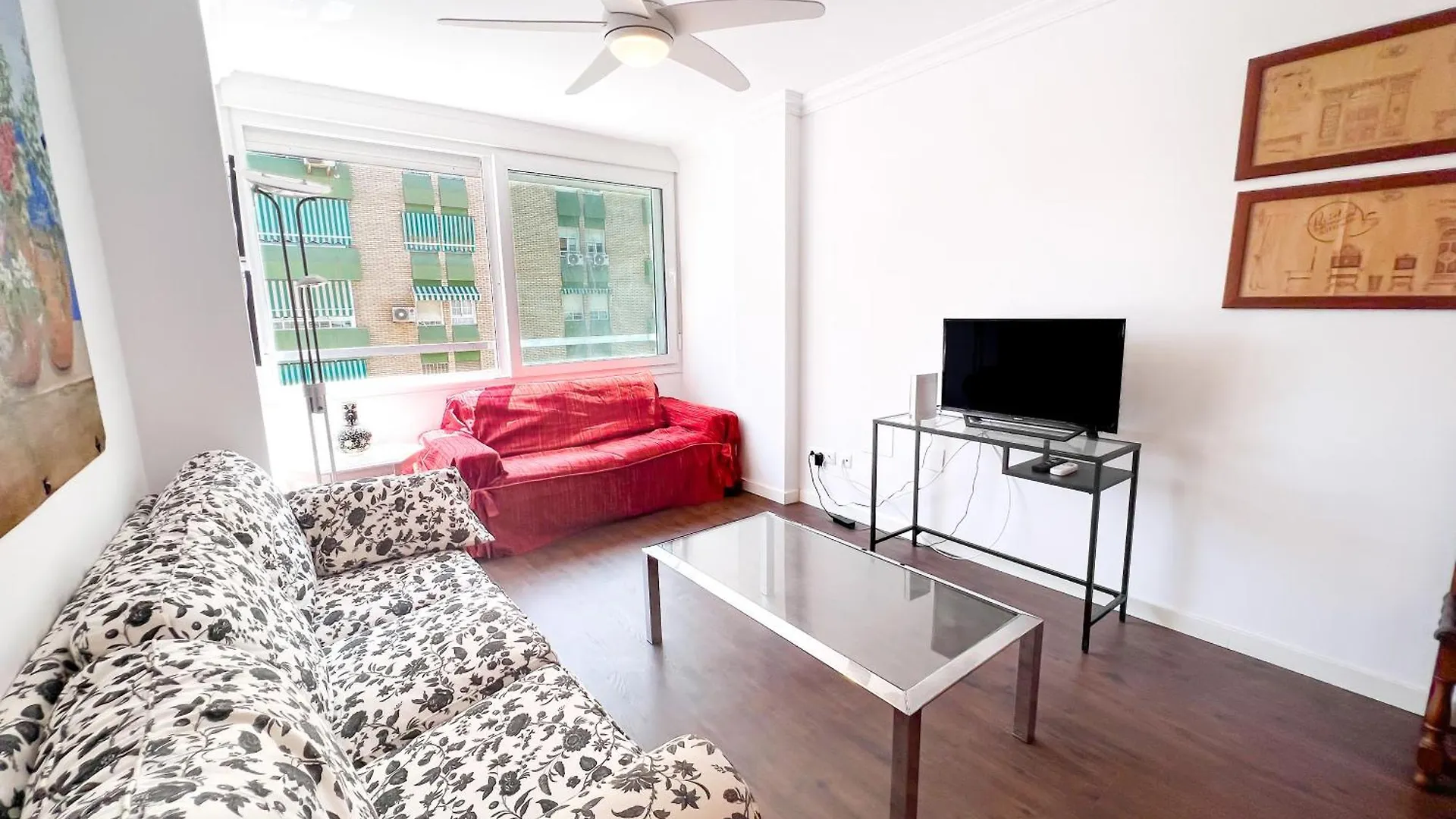 Apartment 150 M From El Palo Beach, マラガ