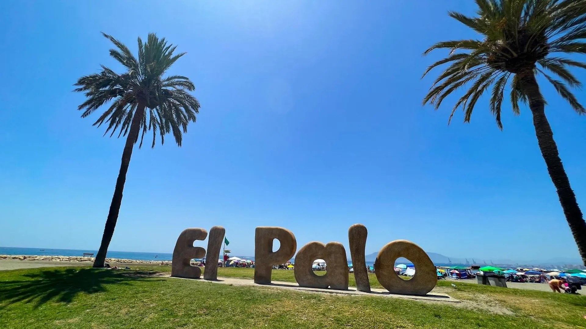 Apartment 150 M From El Palo Beach, マラガ