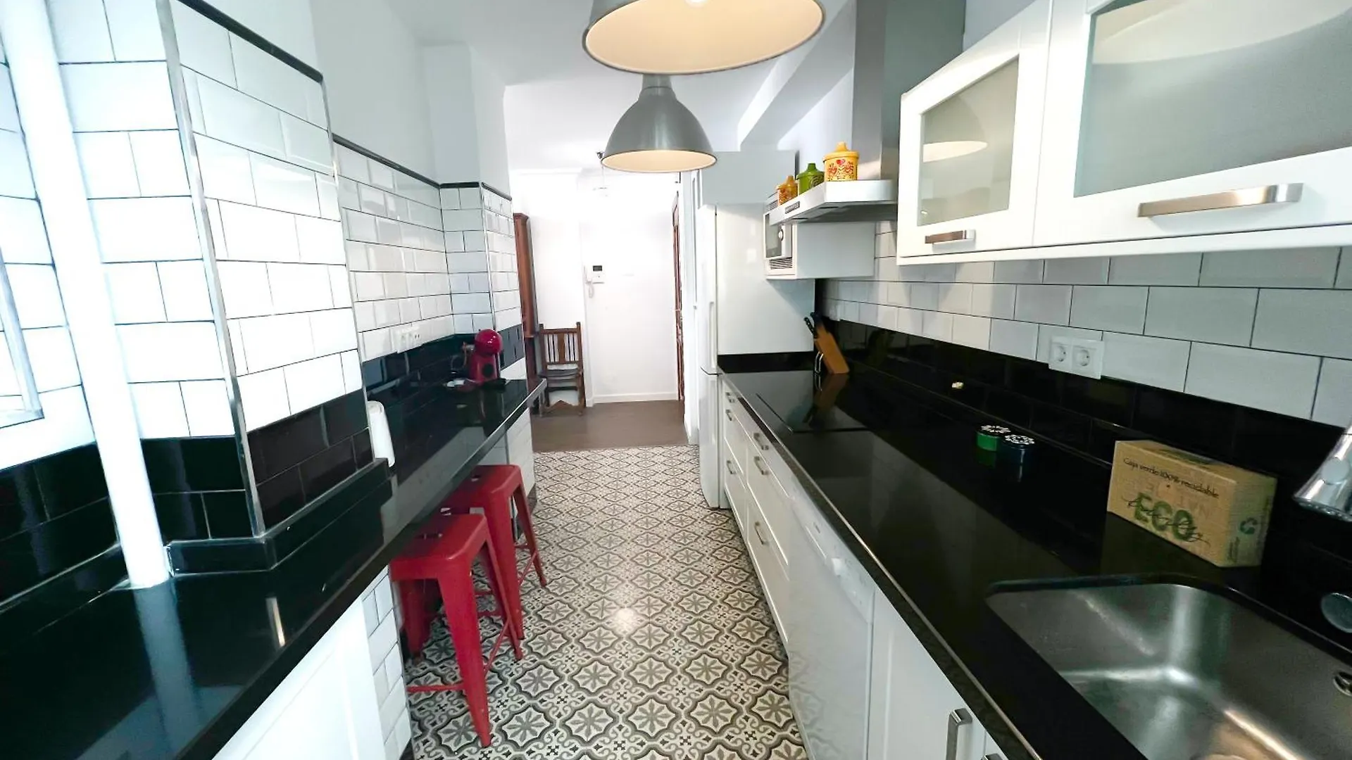 Apartment 150 M From El Palo Beach, マラガ